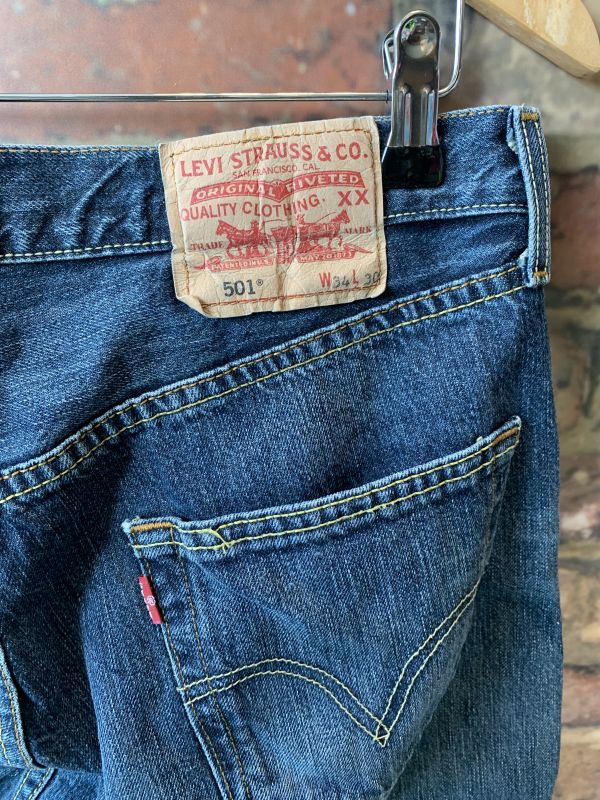 Vintage Levis Iconic 501 High Waisted Washed Blue MOM Straight Leg Jeans W34 L30