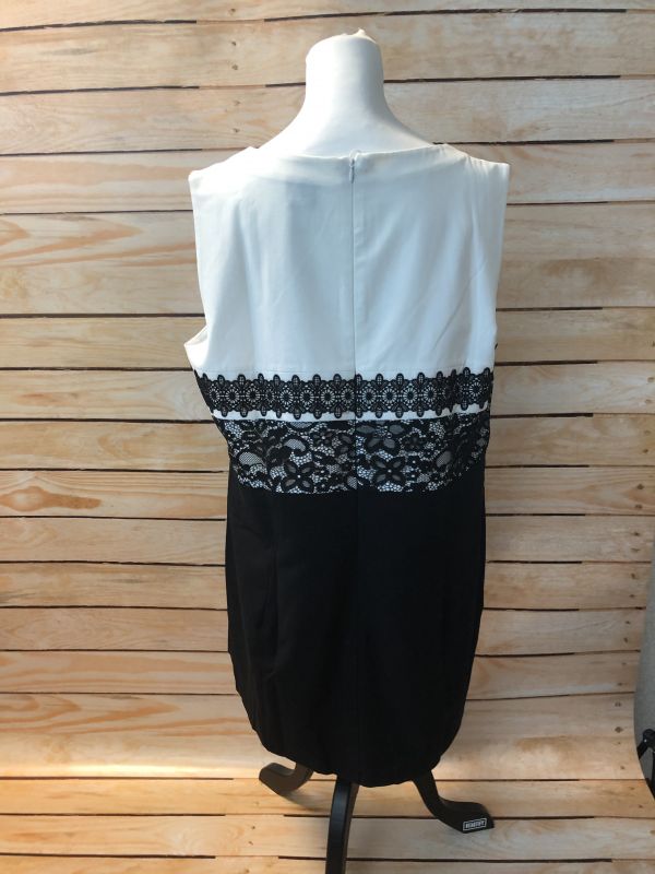 Fair Lady black and white top