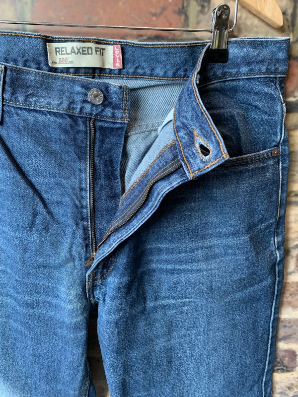 Vintage Levis 550 High Waisted Straight Leg Washed Blue Relaxed Fit MOM Jeans W36 L30