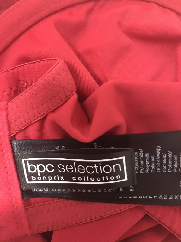 2 pack of red bras