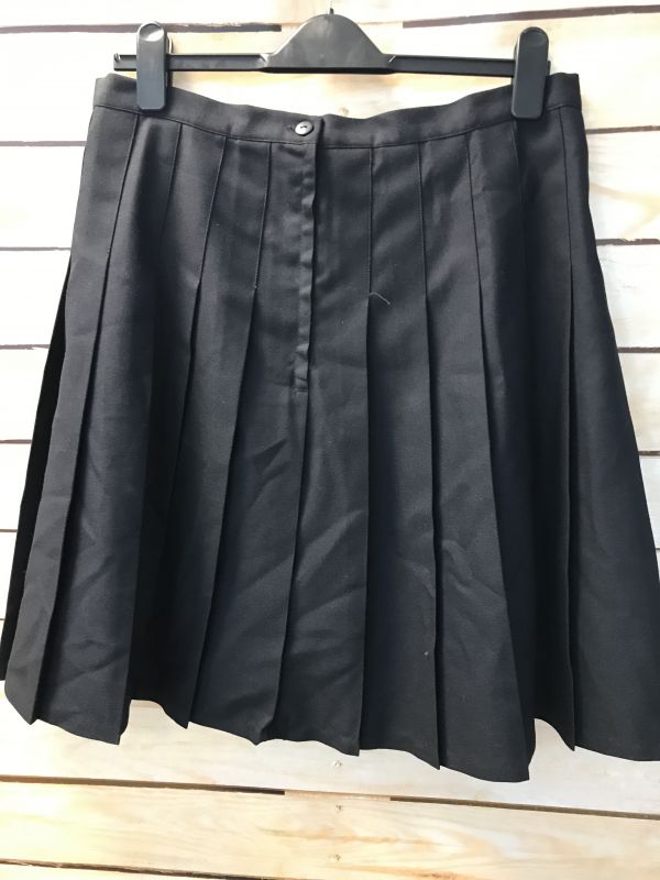 Knife Pleated Black Skirt