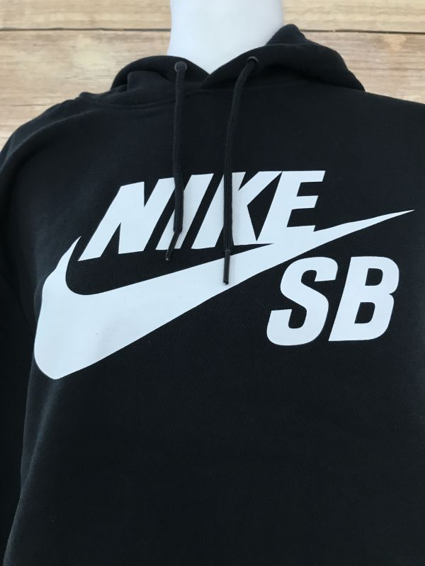 Nike SB logo hoodie in Black - Large