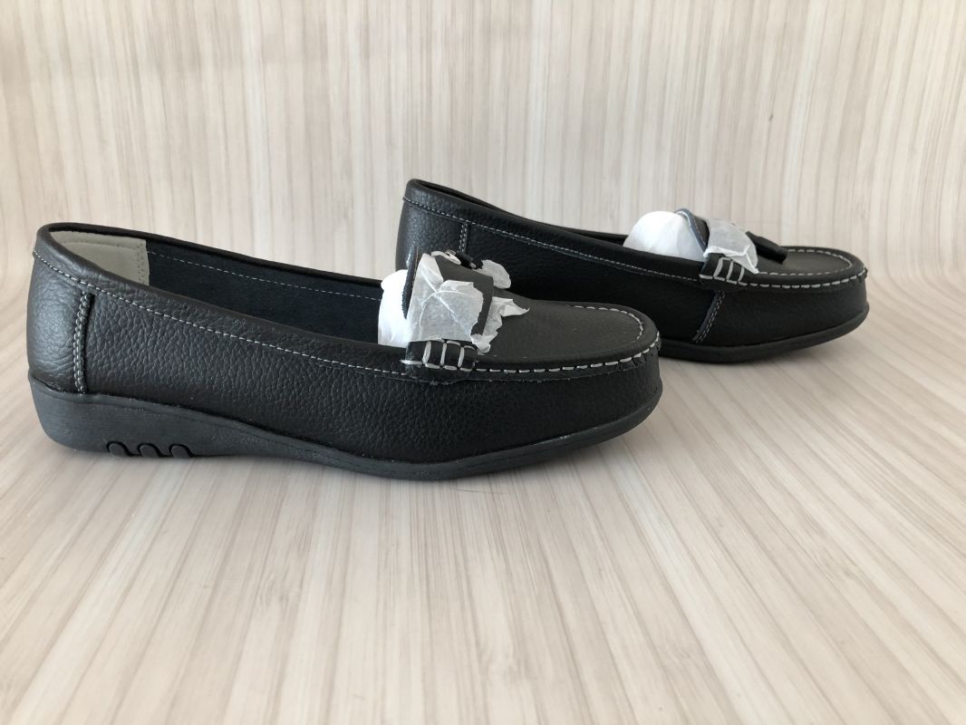 Heavenleysoles Black Leather Flat Loafer