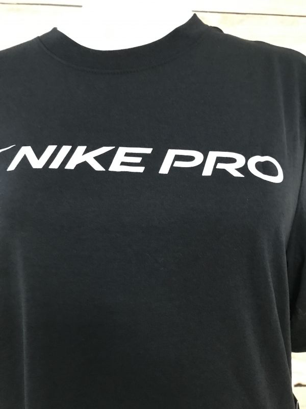 Men's Nike Pro T-shirt - Small