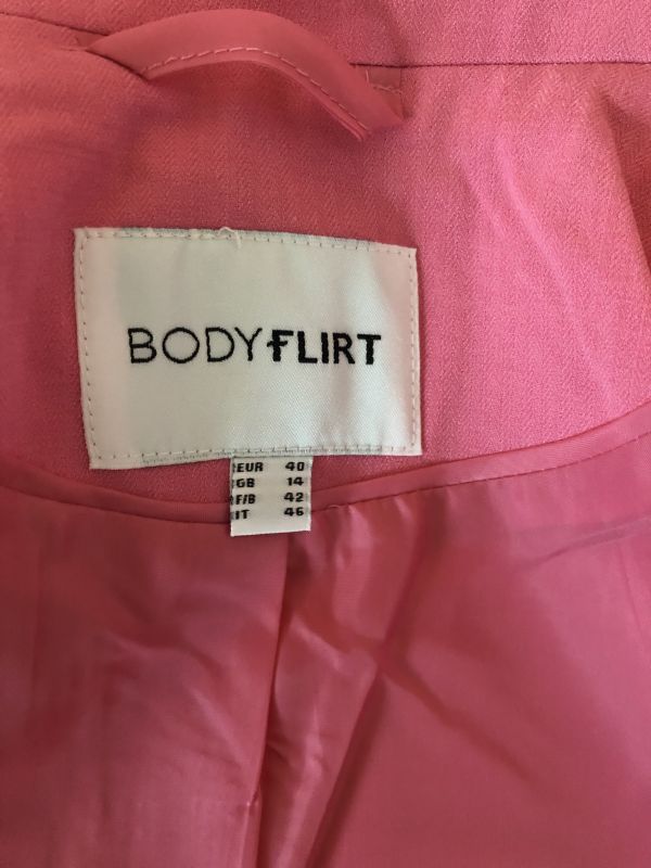 BODYFLIRT Pink Short Blazer