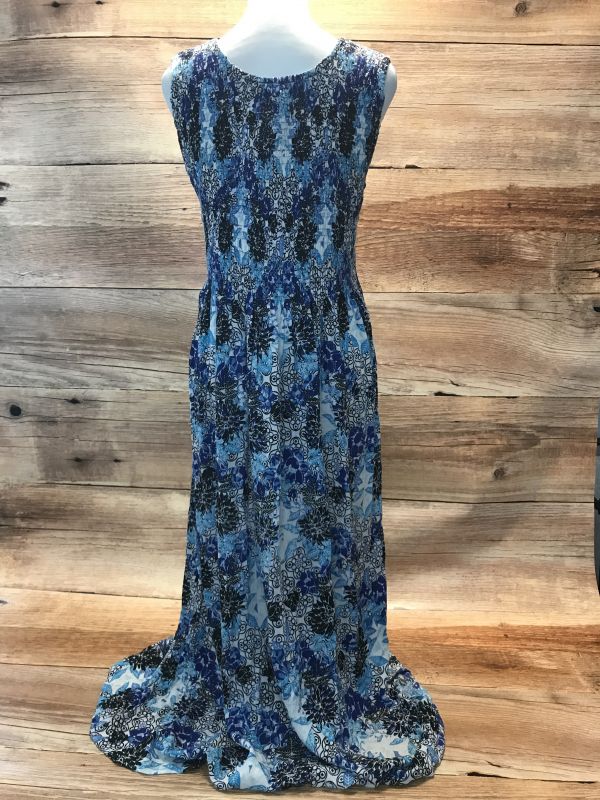 Blue pattern dress