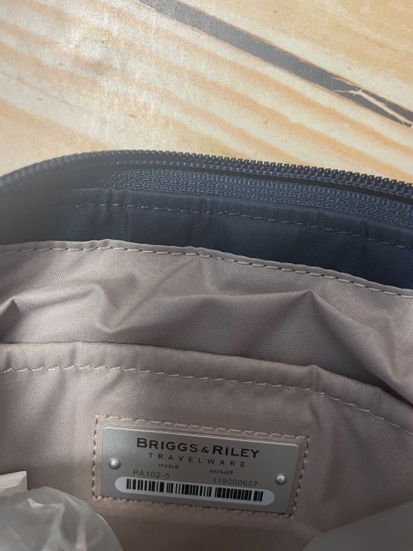 Briggs & Riley crossbody navy bag