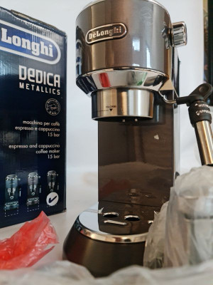 De'Longhi Dedica Traditional Coffee Machine
