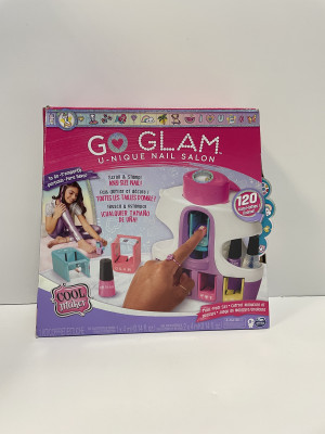 Go Glam unique nail salon