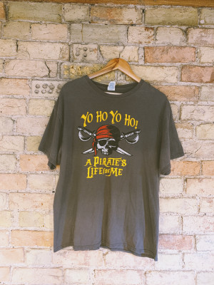 Vintage 1990s pirate T-shirt size XL