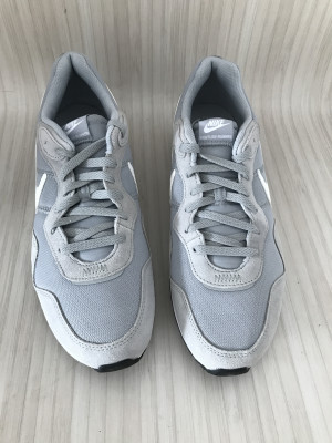 NIKE Grey Venture Runner Sneakers
